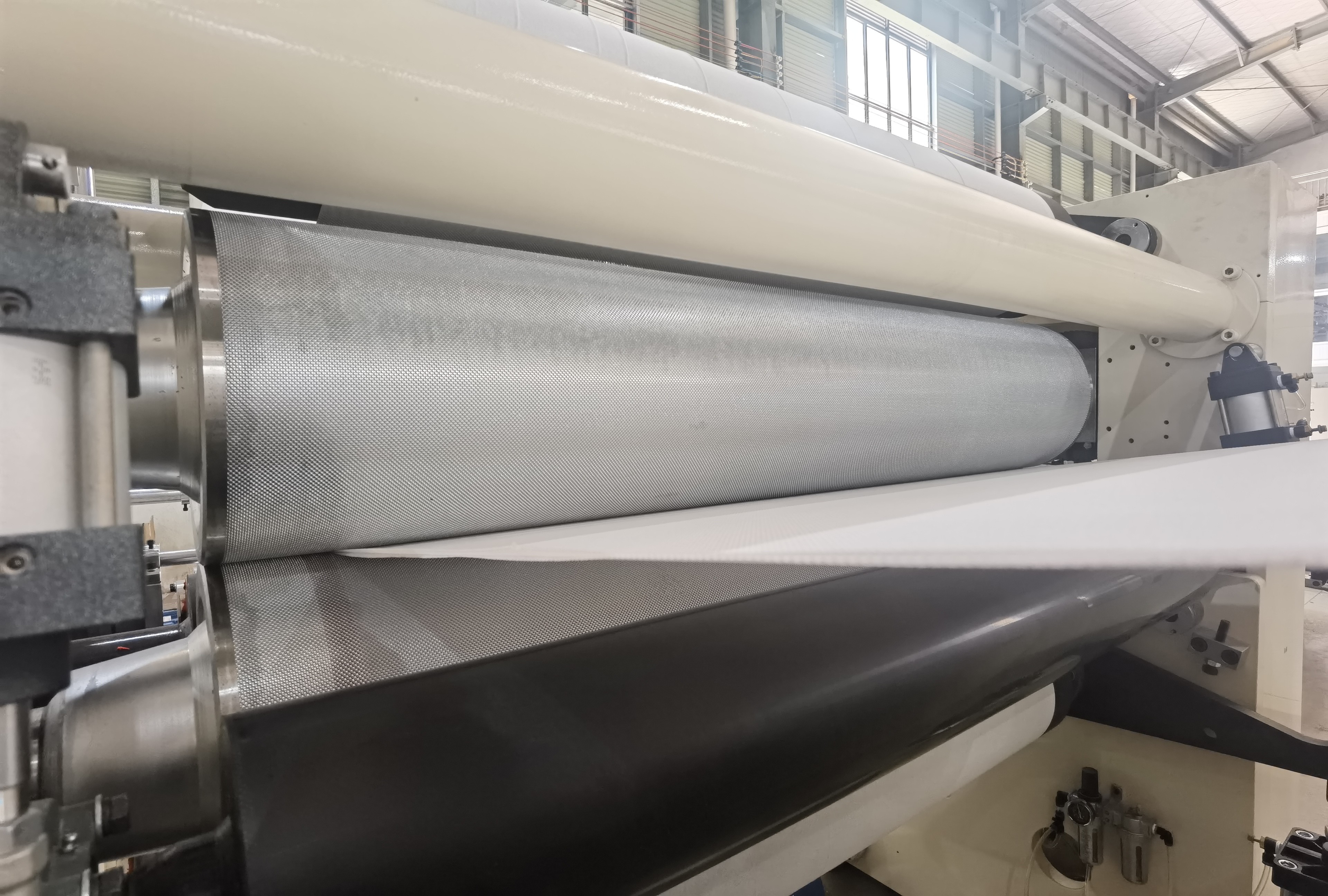 Wall Type Automatic Toilet Tissue Paper Roll Making Machine Supplier