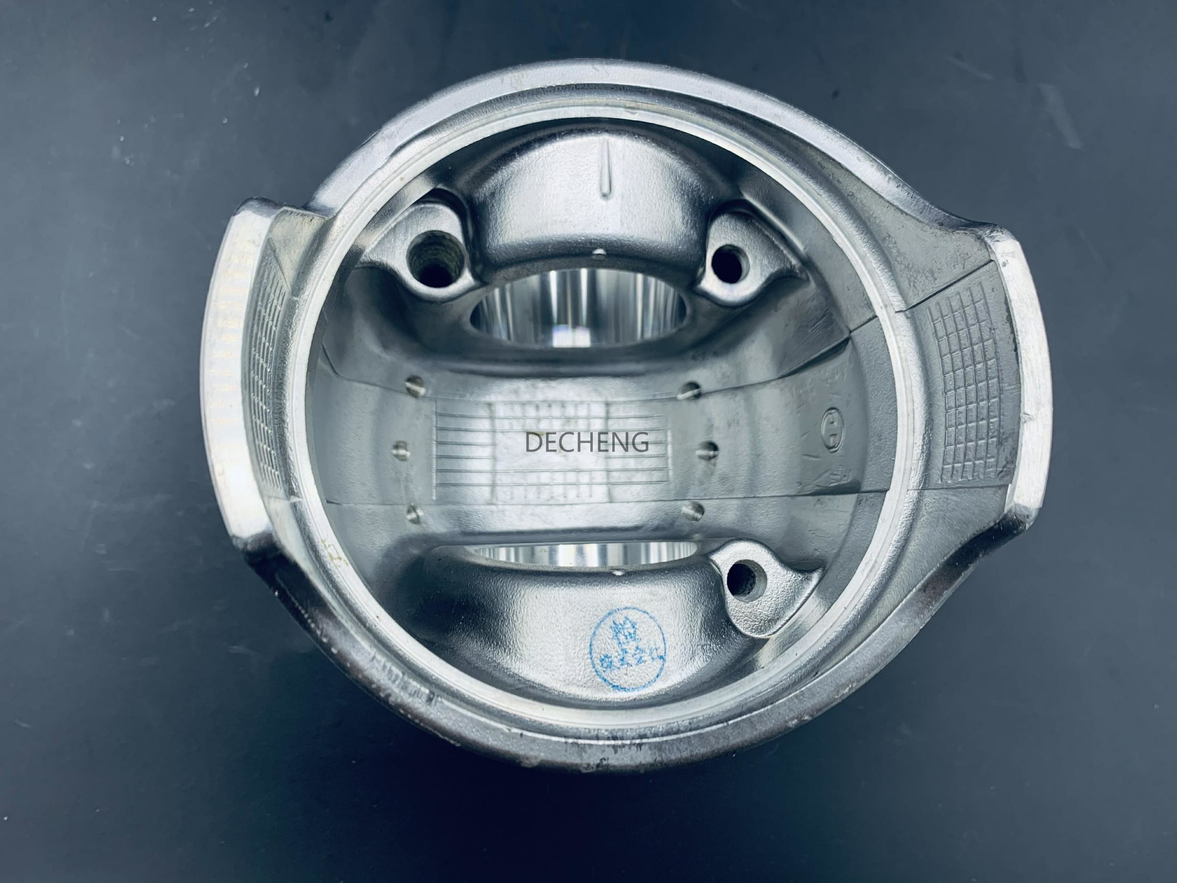 R375-7 Kobelco Engine Parts 6D22 D6AC 67mm Piston