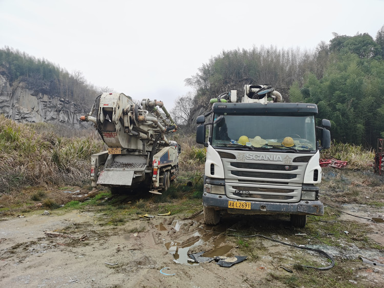 Used Good Condition China Made 700 Series Concrete Mixer Trucks For Sale