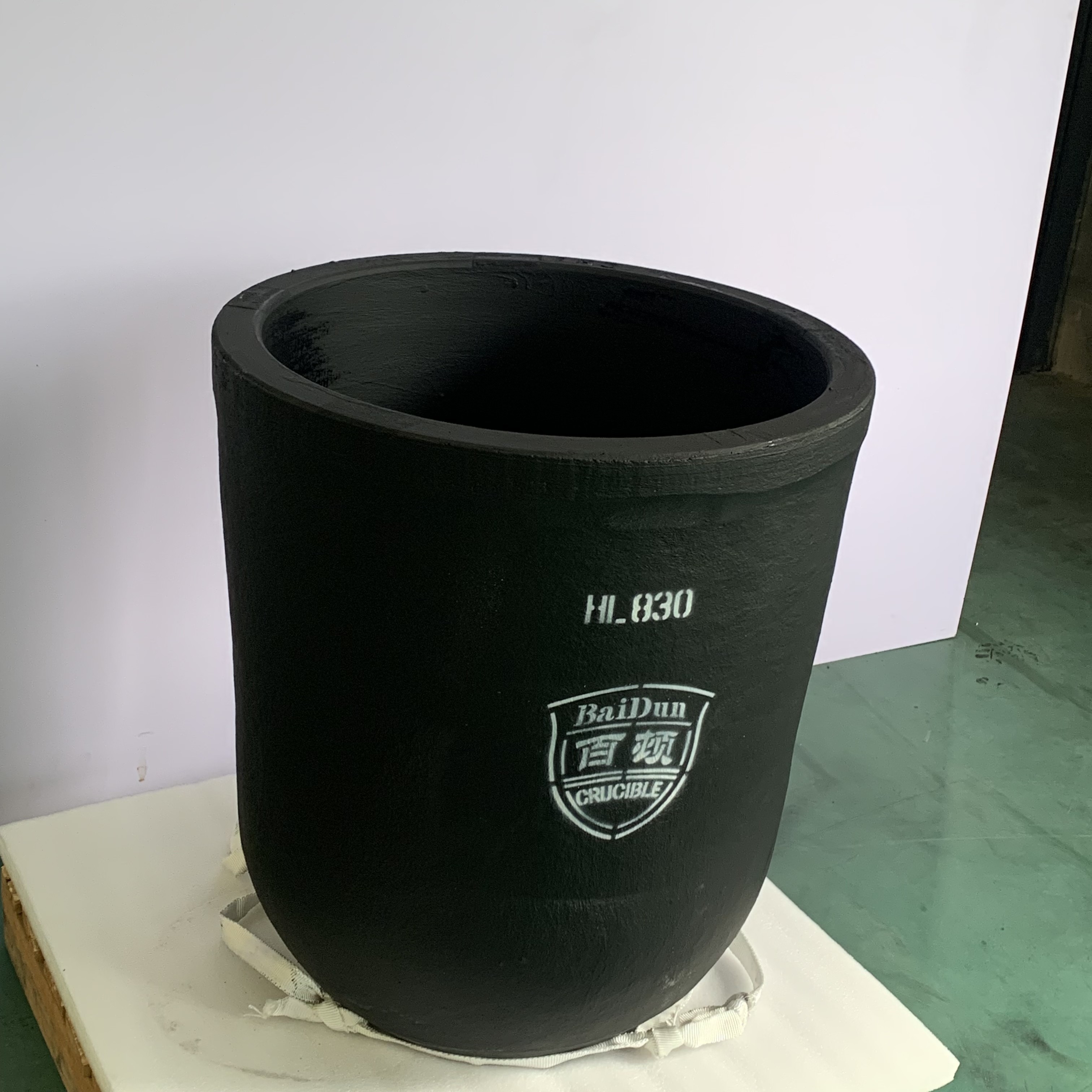 High Oxidation Resistance Silicon Carbide Graphite Conventional Circular Type Crucible Metal Melting