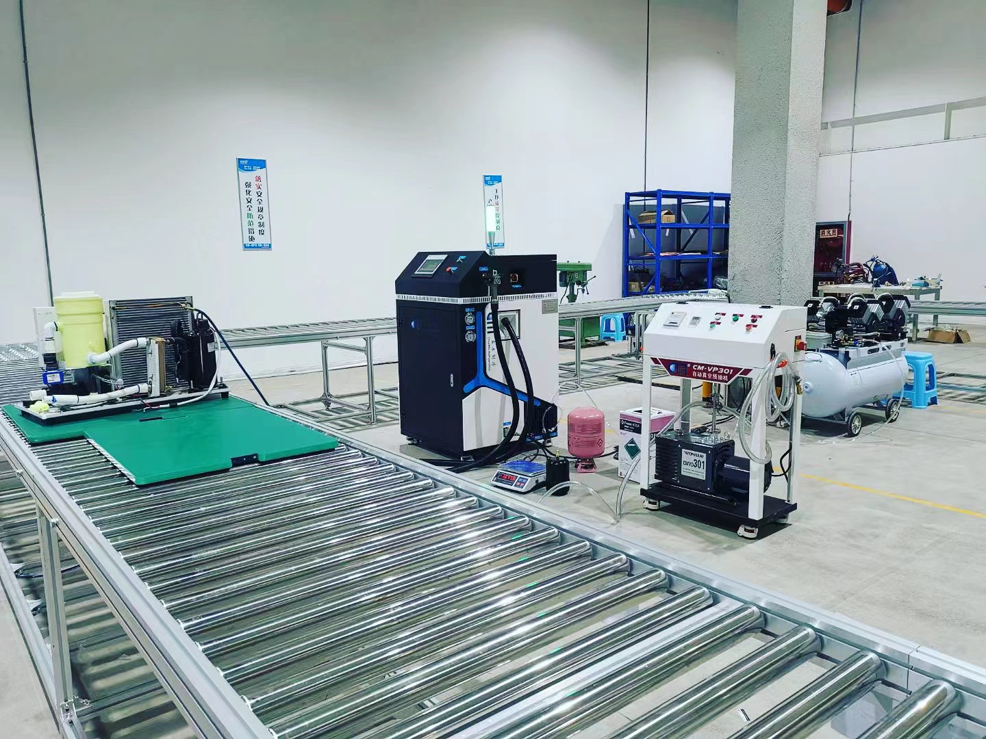 Refrigerant Oil Charging Filling Machine Ac Gas Charging Machine CM8600 Automatic Single Charging Station