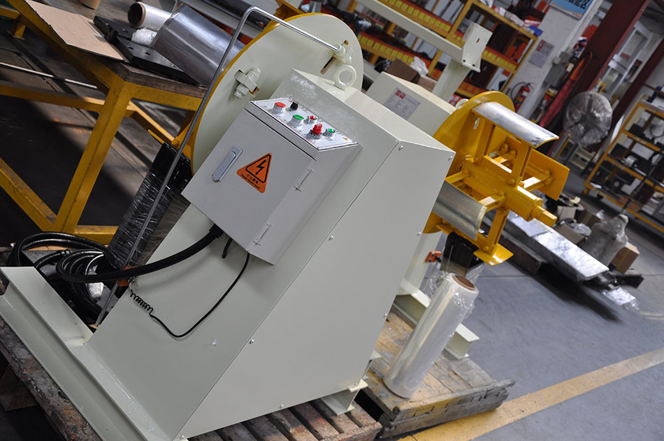 Hydraulic Expansion Metal Coil Motor Drive Uncoiler Suitable for Stock Width 200-800 mm