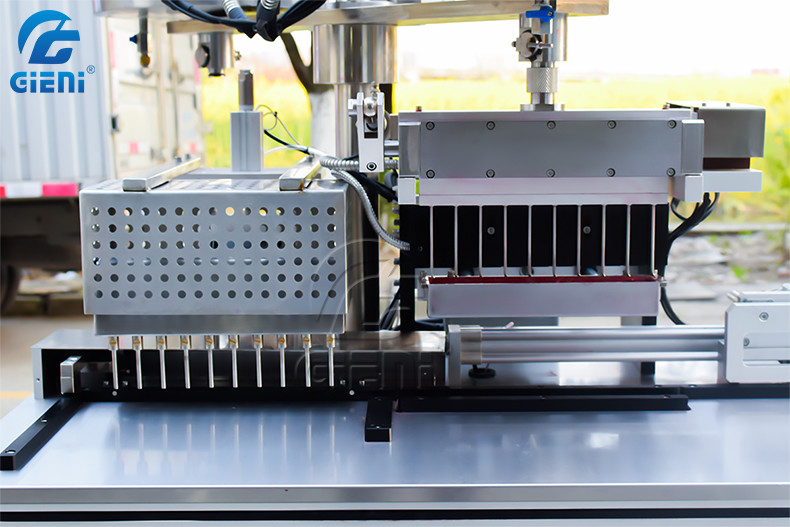 8kw Metal Mold 10 Nozzles Lipstick Filling Machine