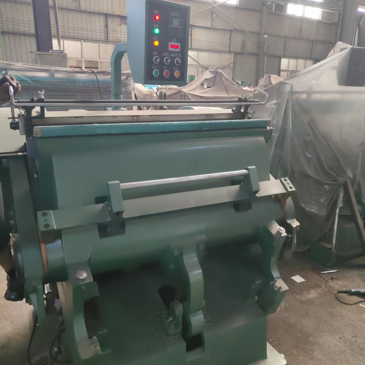 HJ1040 Emboss Indentation Machine 1040*720 4KW Configuration Table