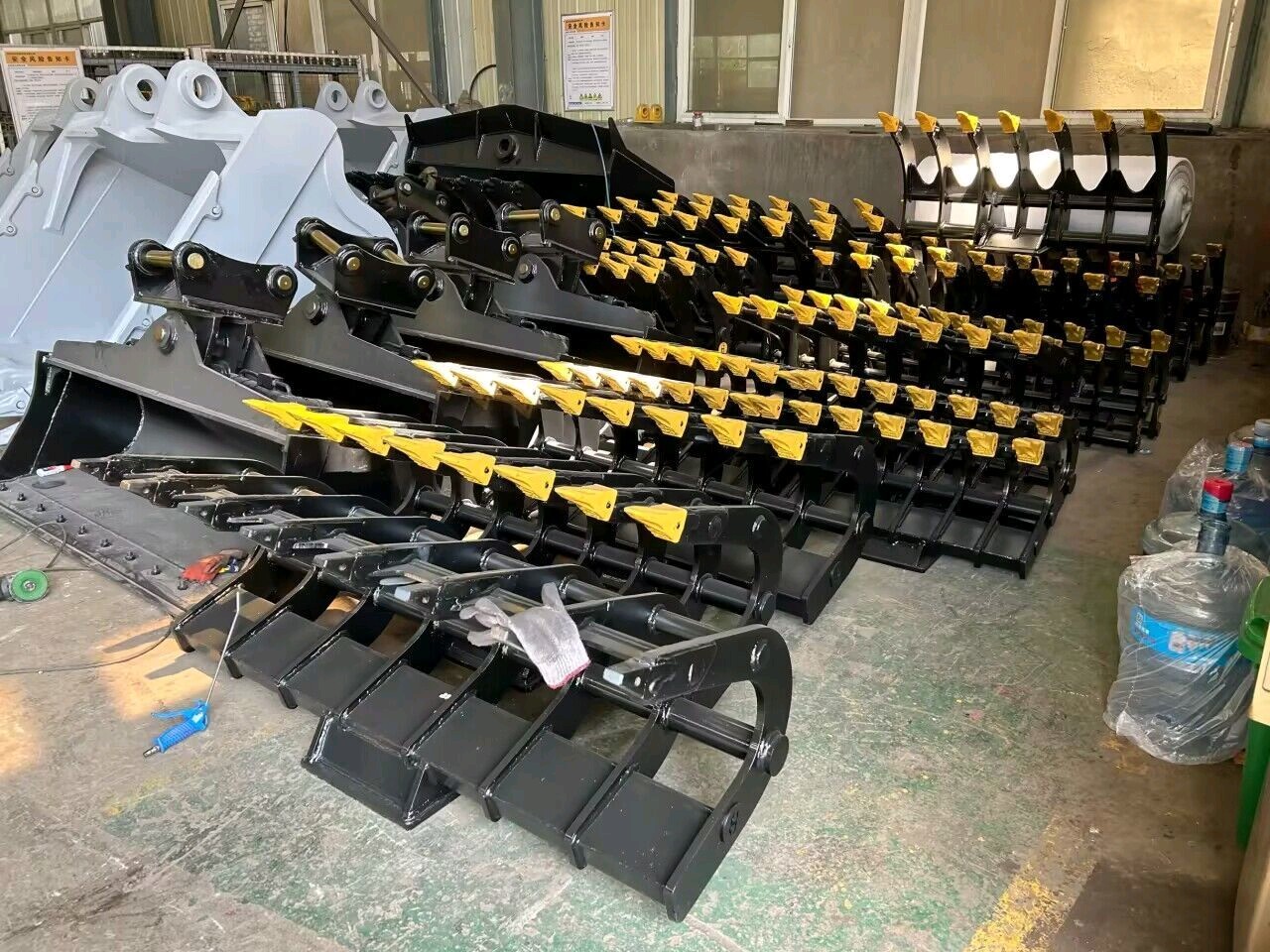 Excavator Rake Bucket , land rake for excavator CAT320D PC200