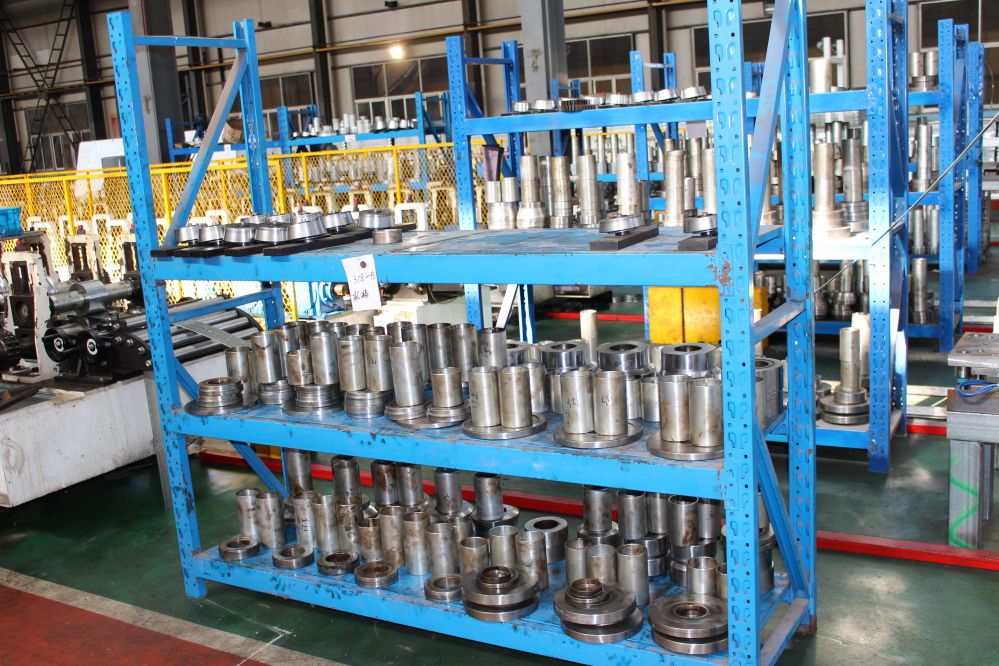 High Speed CZ Purlin Roll Forming Machine Interchangeable Tile Making