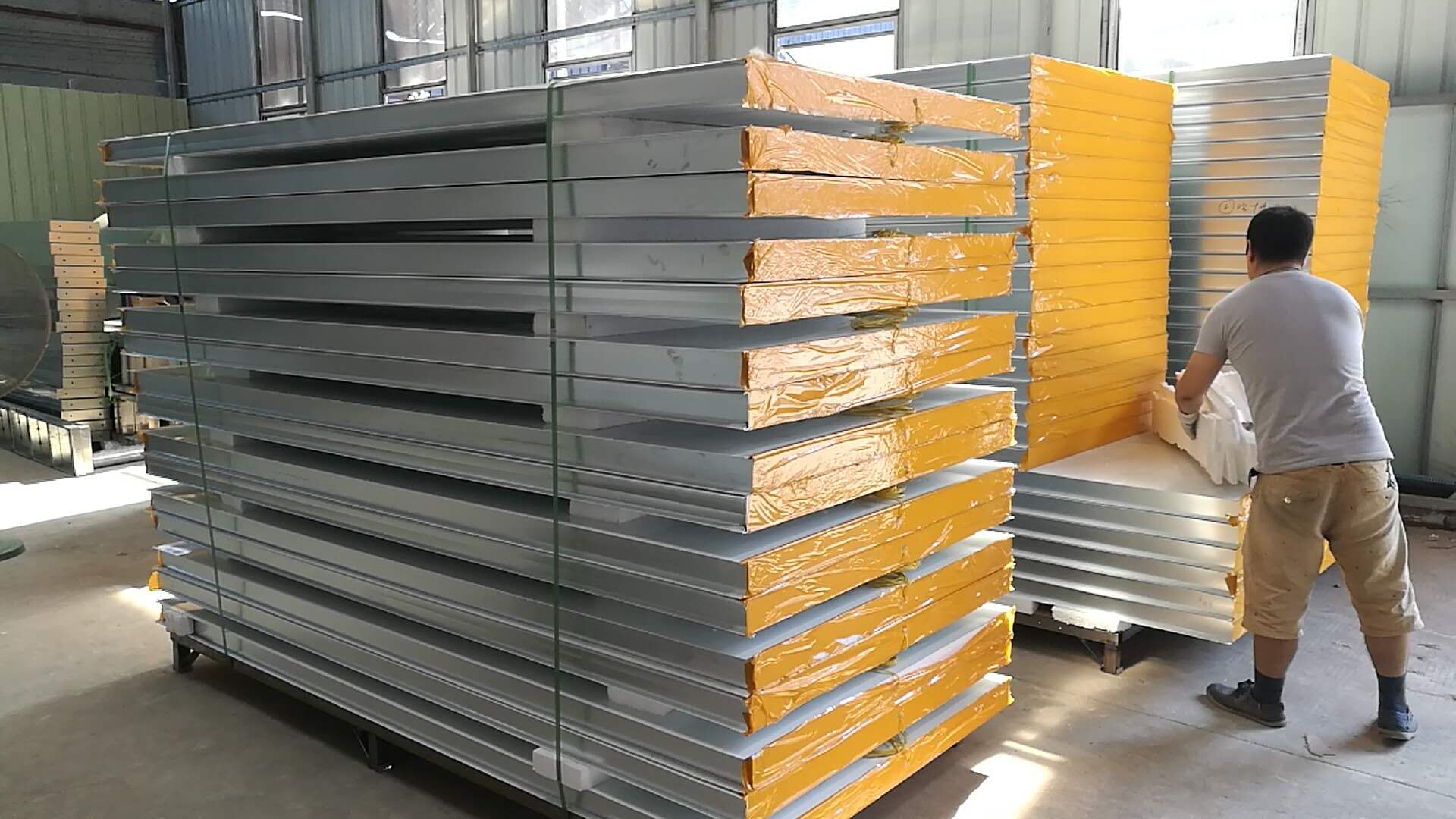 Affordable Economic Car Spray Booth with Advanced Heating System and Air Speed