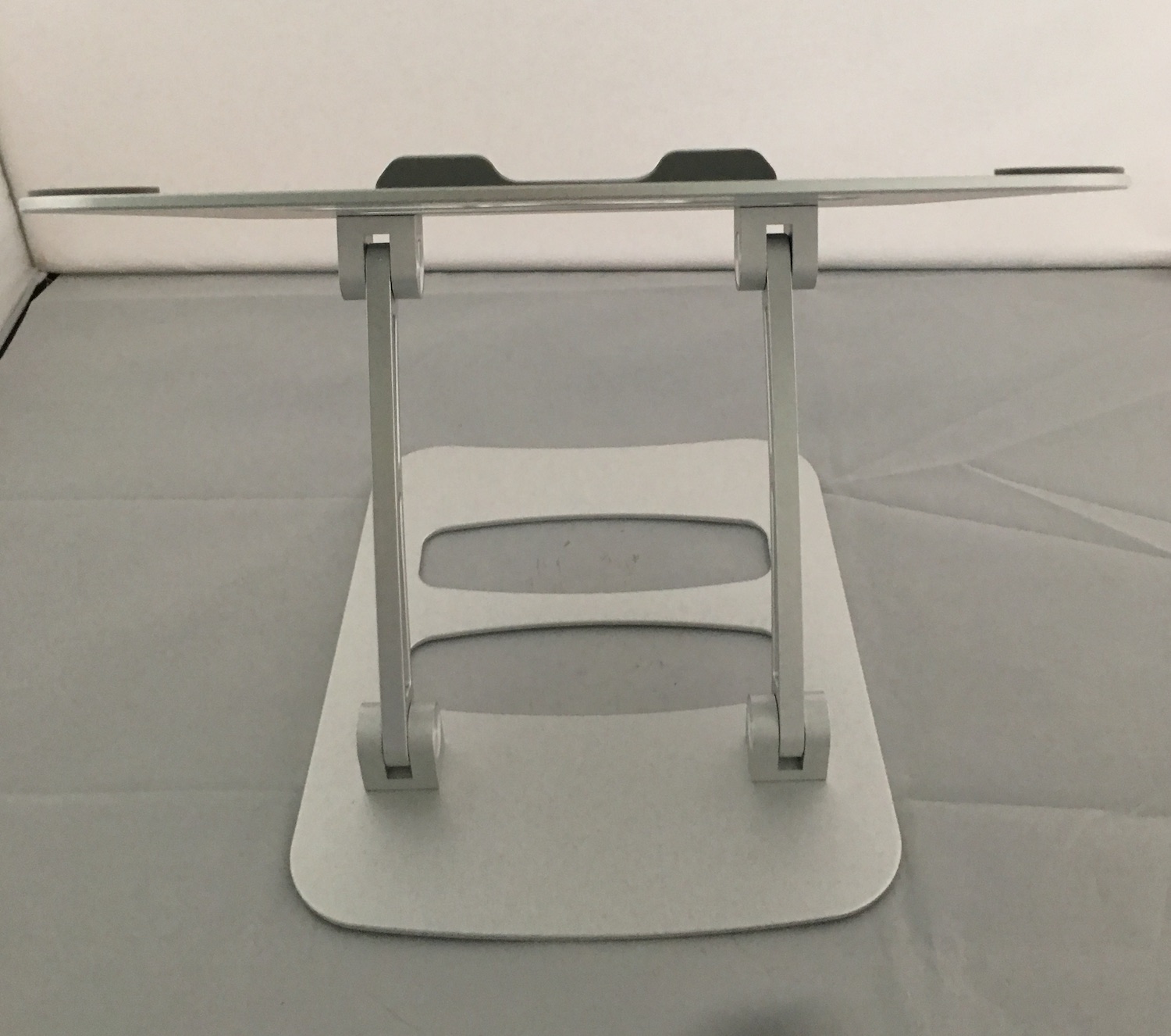 Custom CNC Lathe Machining Metal Laptop Stand Aluminum Cell Phone Stand 3.0mm