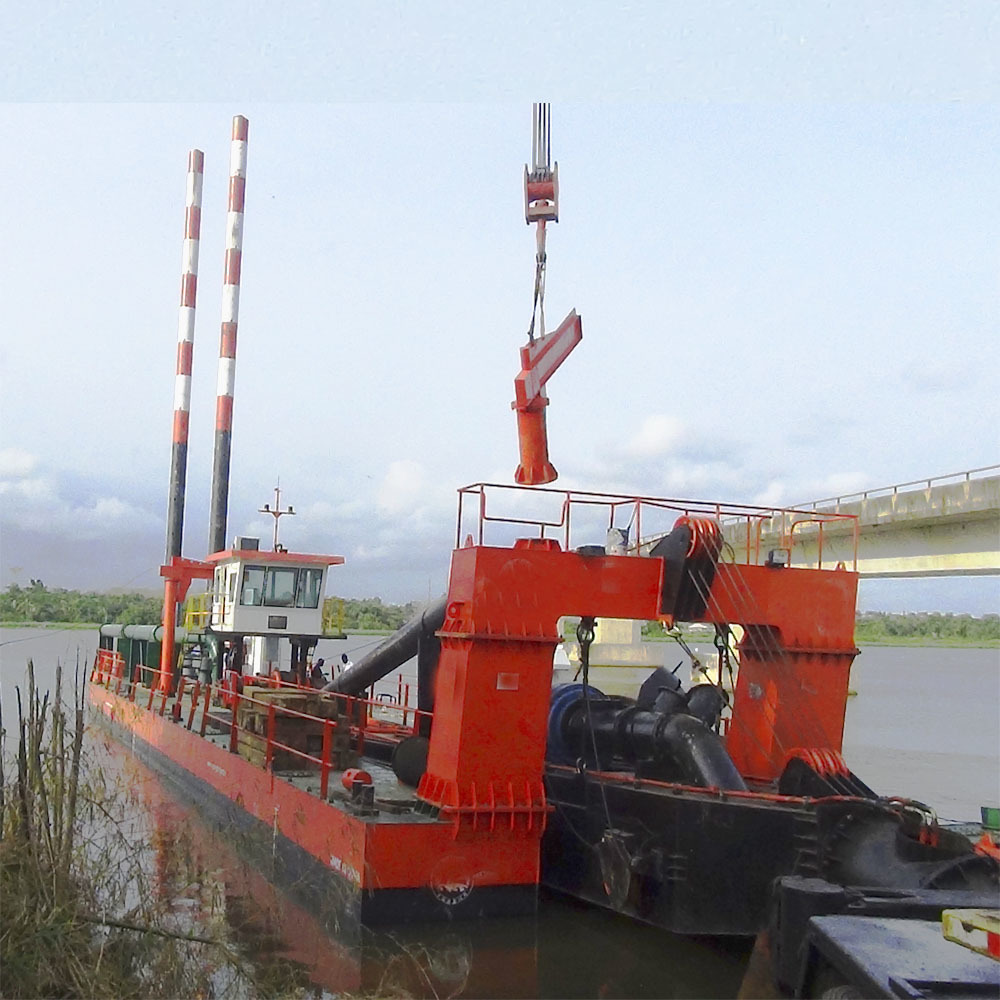 JMD550D River desilting dredging ship working at 20m depth