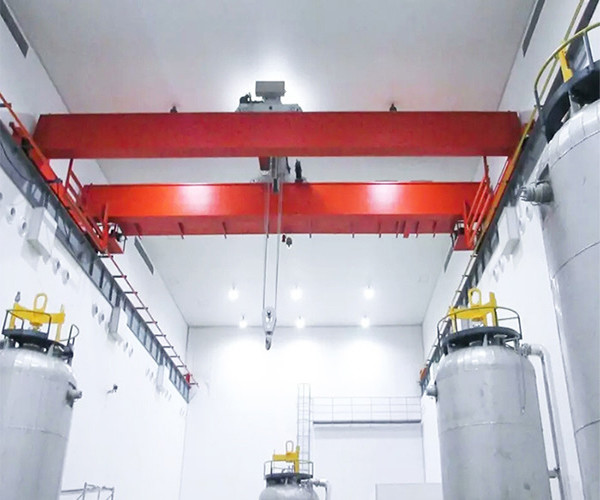 Double girder overhead travelling crane