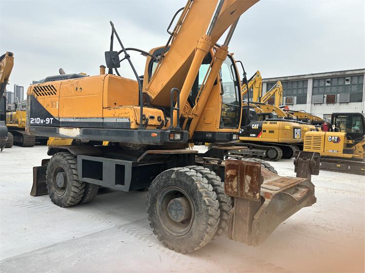 ORIGINAL Hyundai 210w-9s Used Wheel Excavator 21 Ton with 1214 Working Hours in Korea