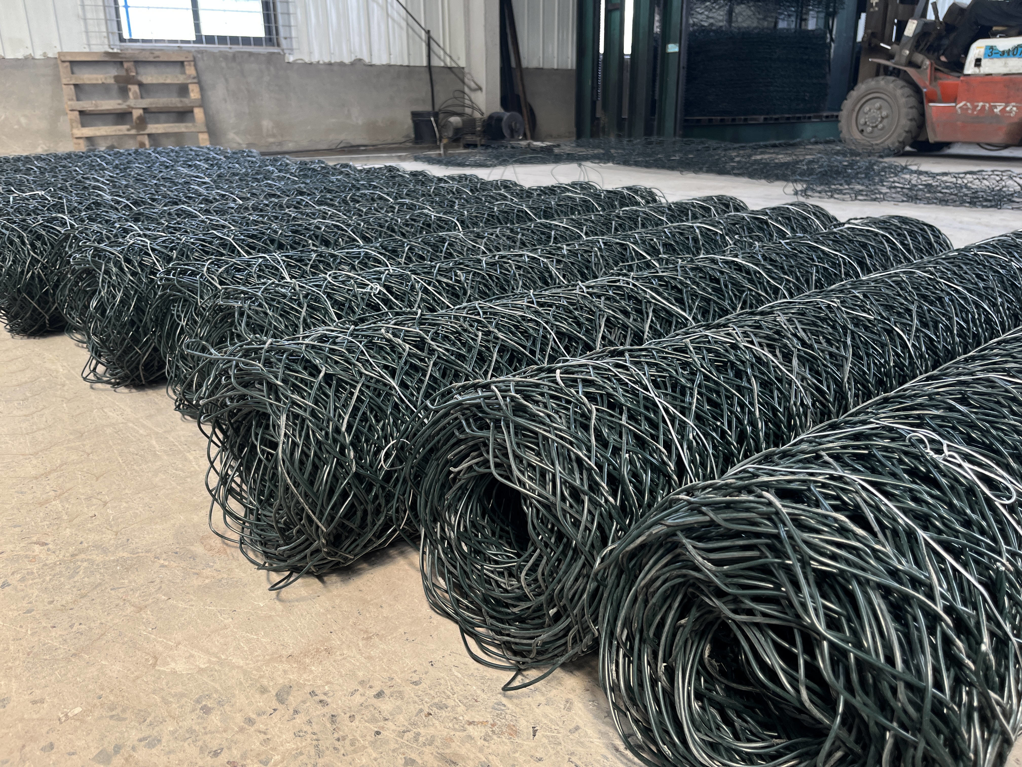 Mesh Size 60mm X 80mm Retaining Wall Gabion Baskets PVC Wire