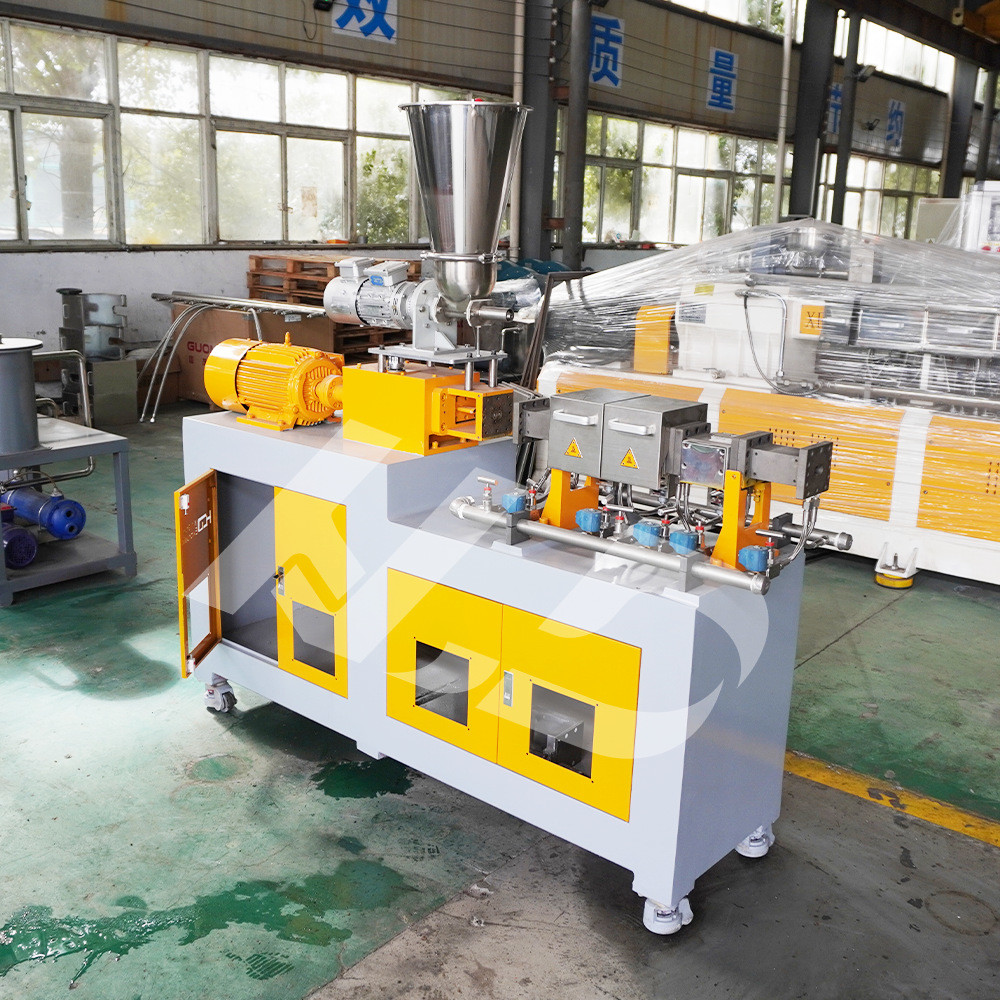 20 twin-screw extrusion plastic pellet machine filled with modified masterbatch