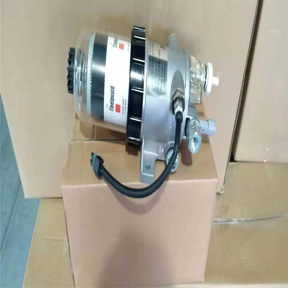 FH23607 Excavator Electrical Parts Fleetguard Diesel Filter Oil Water Separator Assy