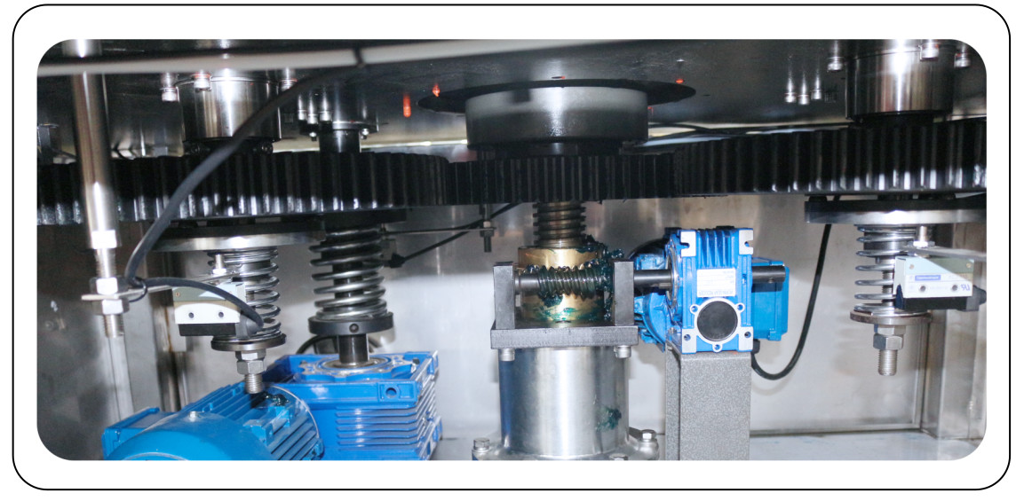 Pesticides 1-5L Drum Eight Head Automatic Rotary Capping Machine