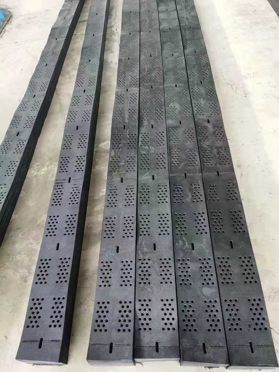 Customizable Screw L/D Ratio 33 1 Geocell Production Line with Online Punching Machine