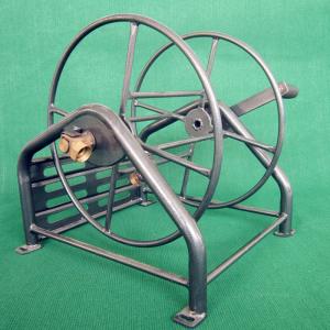 China Professional Industrial Metal Garden Hose Reel Wall Mounted Metal Hose Pipe Reel wholesale
