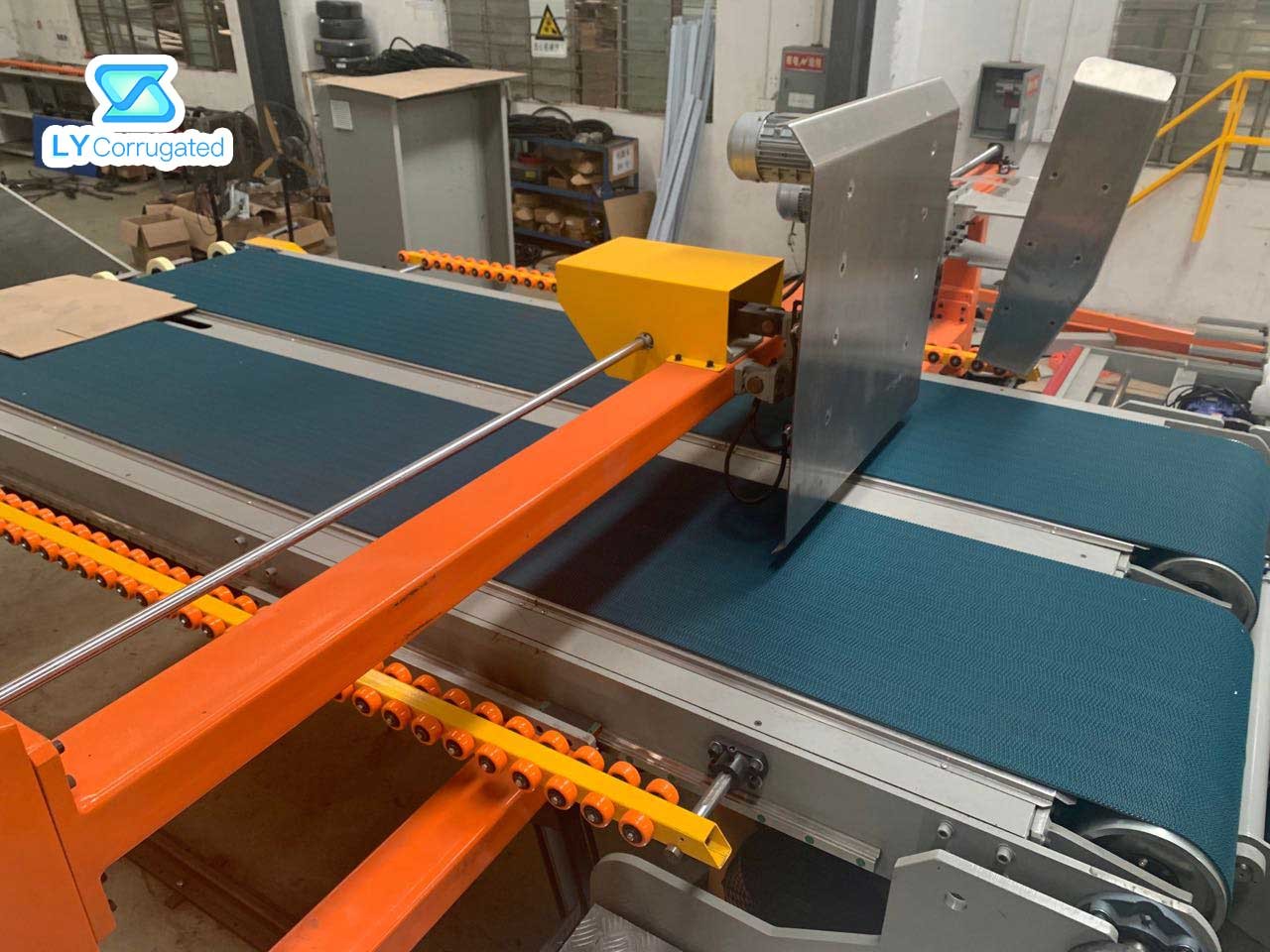 PLC TUV Approved Automatic Feeding Machine 380V For Flexo Printer Slotter
