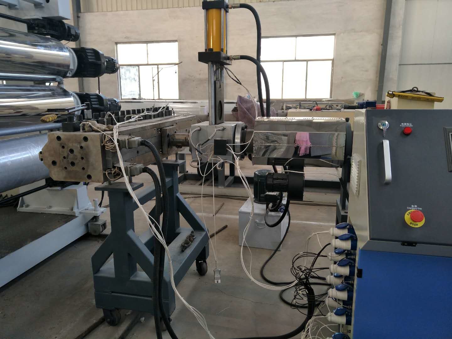 PLC Control PVC Furniture Board Production Line 1220mm PVC Foam Sheet Production Machine
