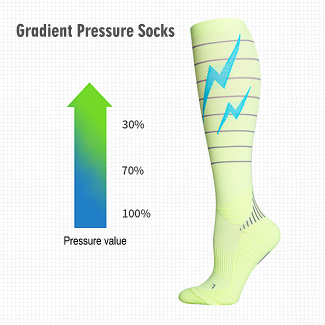 Female Polyester Athletic Compression Sports Socks Customized Colors