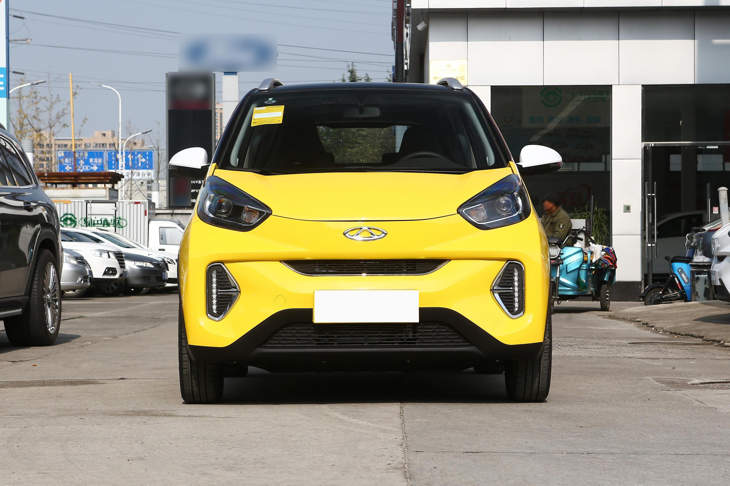Chery Small Ant Mini Electric Car 301km Cuising Range 3 Door Electric Car