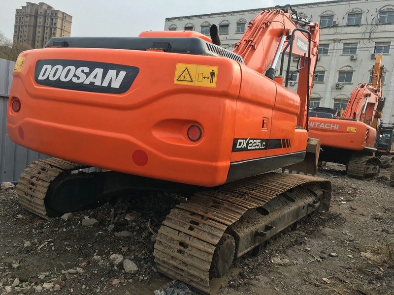 22.5 Ton Used Excavators Doosan DX225 Second Hand Hydraulic Crawler Excavator Machine