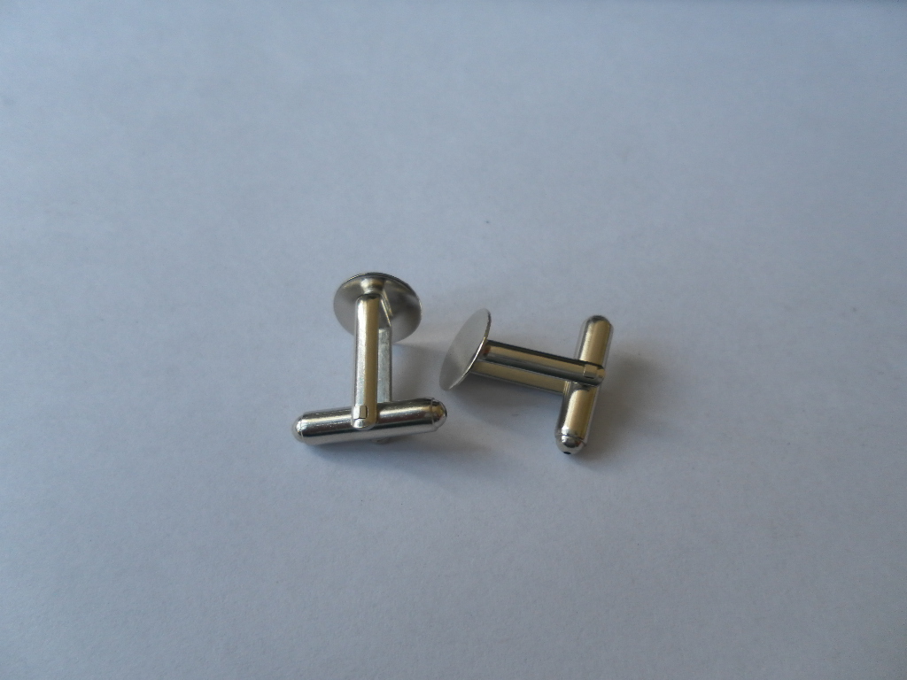 Custom national flag cufflink with epoxy