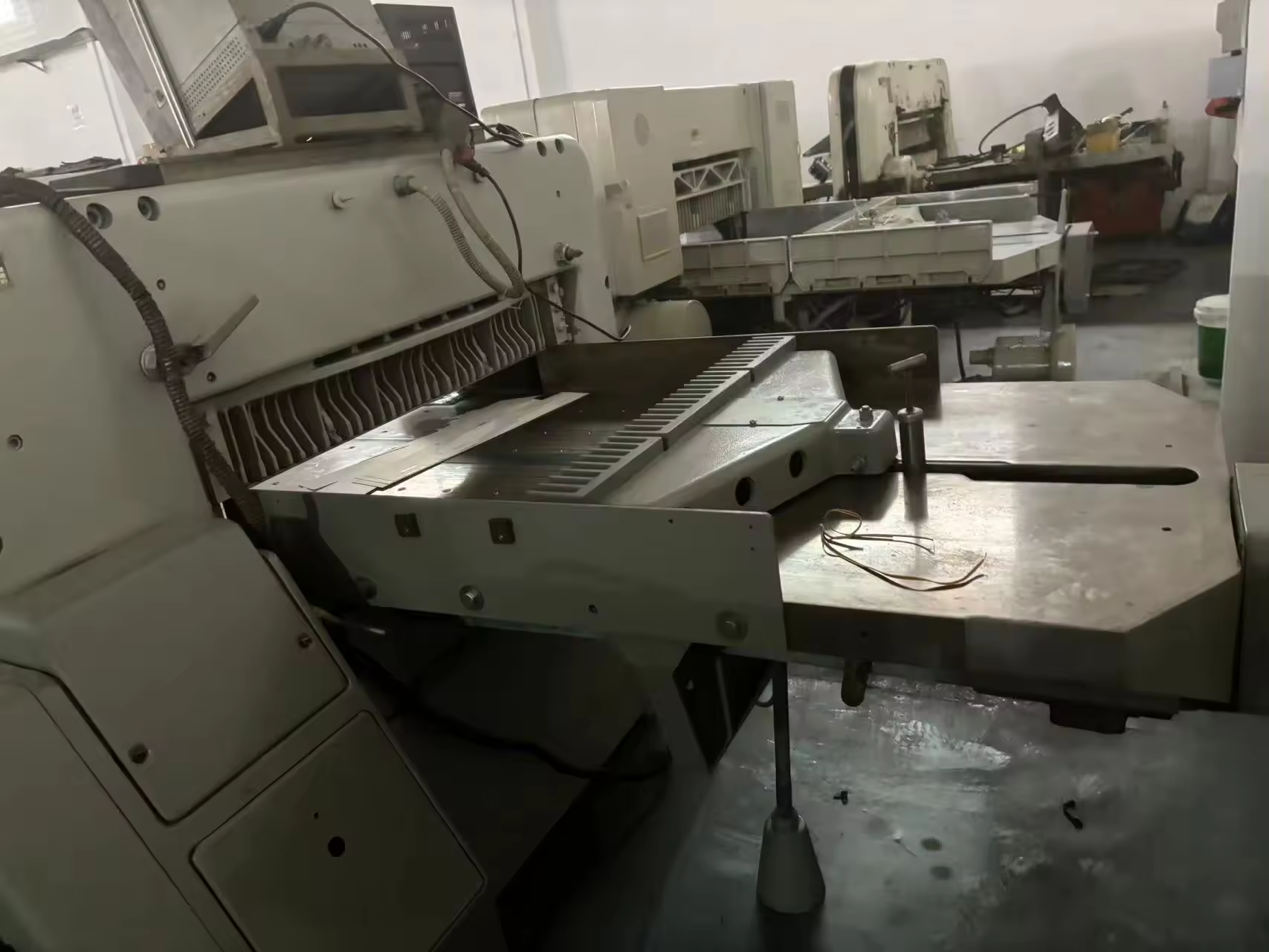 ITONIC Used Paper Cutters 92EM Guillotine 40t/M Second Hand Paper Cutting Machine