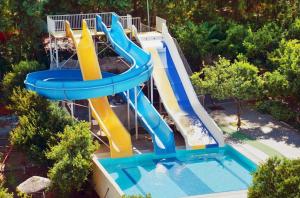 China OEM Water Equip Play Amusemnt aqua Park Rides Pool Slide for Sale wholesale