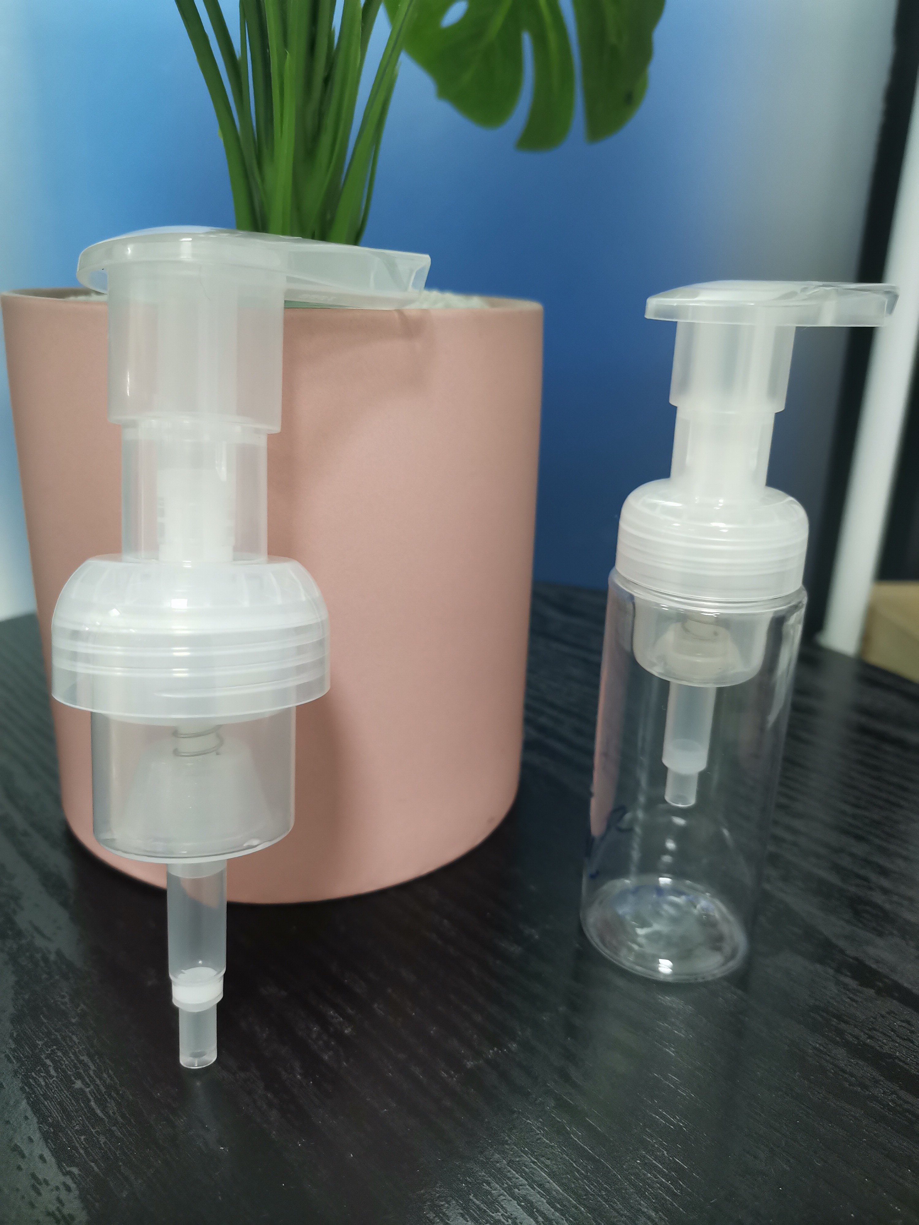 Refillable Hand Lotion Pump with 1.5MM Gasket and Screw On Closure