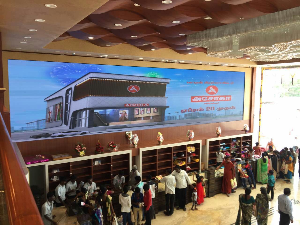 IP31 Rated Network Control Indoor Fixed LED Display P2.6 LED Screen For Mall Advertising