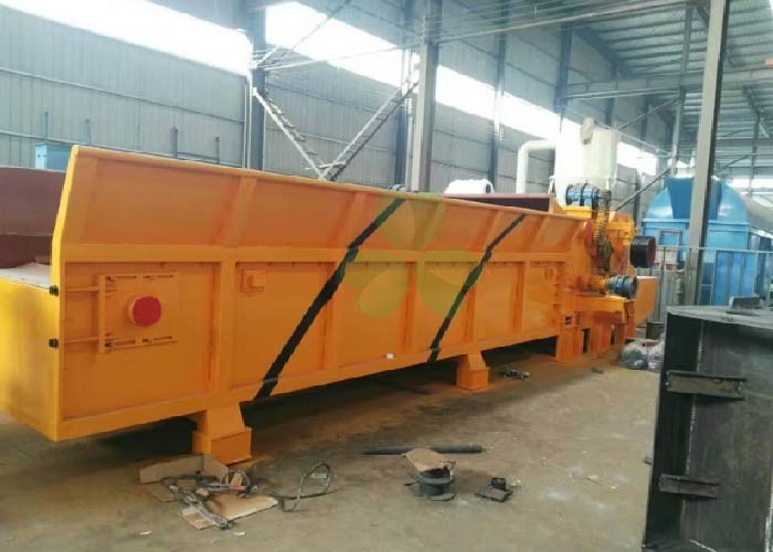 Heavy Duty Mobile Veneer Wood Crusher Machine 1400*12000mm Discharge Conveying