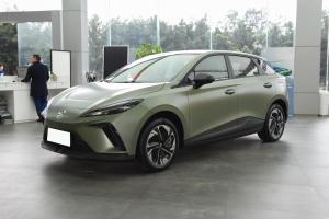 China New Energy MG MULAN Compact City Car Pure Electric 170 Horsepower 5 Door 5 Seat Hatchback wholesale