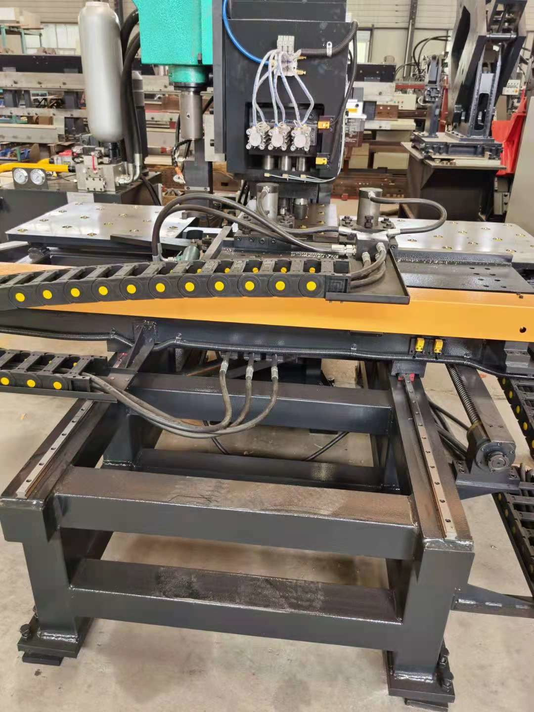 1200KN Servo Feed Drilling Force Cnc Plate Hole Drilling Machine With 26mm Max Punching Diameter