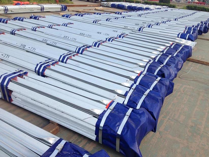 Communication Angle Steel Tower 4.8S / 6.8S / 8.8S Bolt Grade 20m - 180m Height
