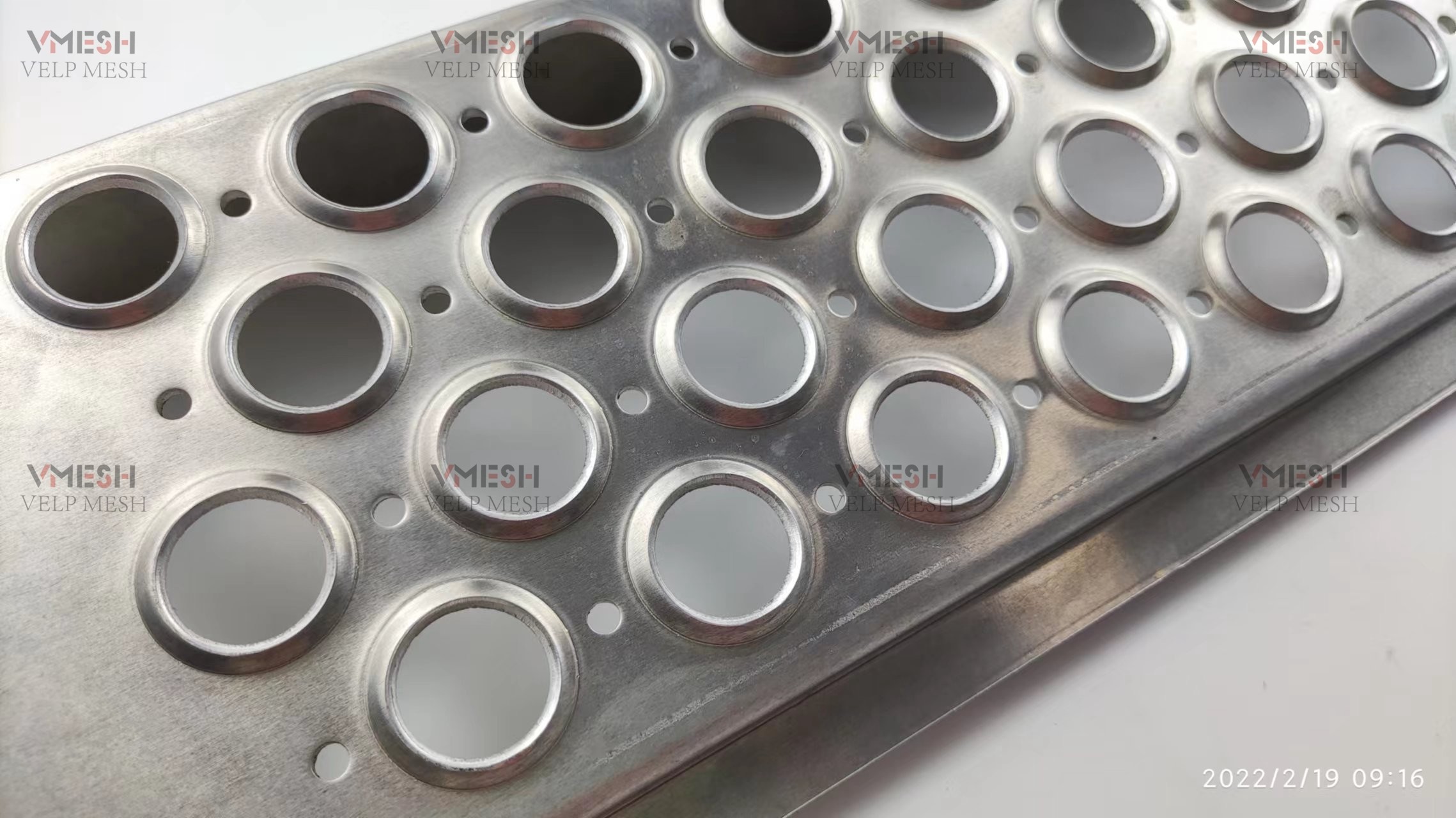 Round Hole Galvanized 450mm Width Grip Strut Safety Grating Anticorrosion