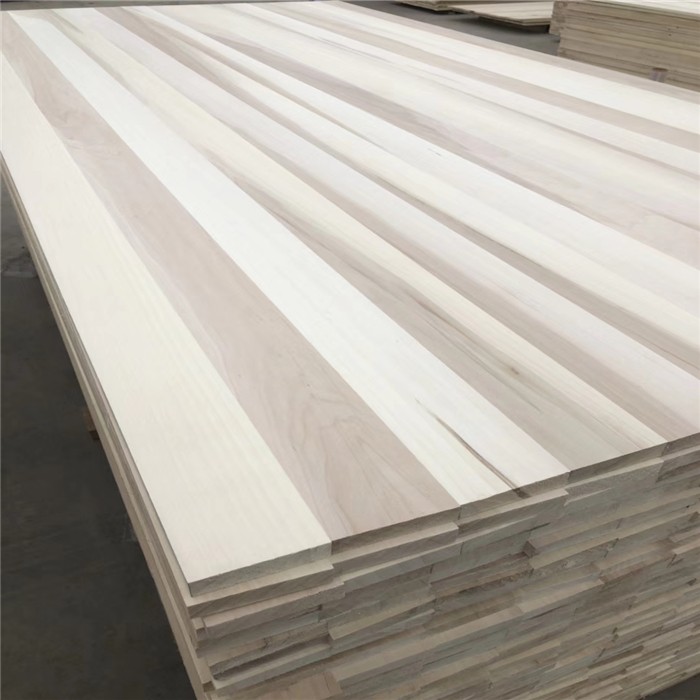 280-300kgs/Cbm Density Poplar Timber Wood For Woodworking Projects