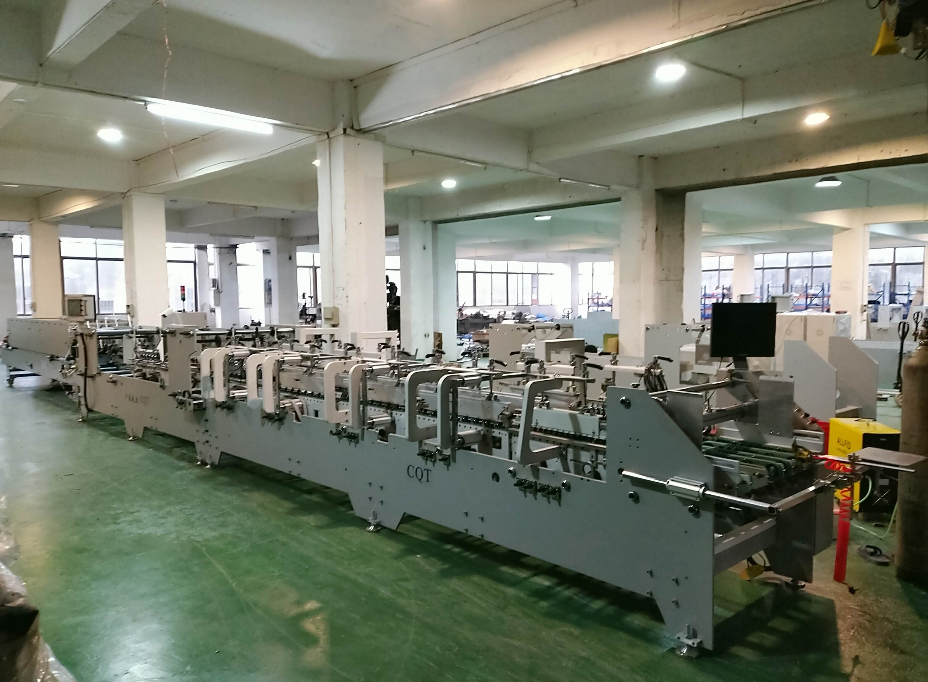 Folder Gluer Machine for Hard Cover Book Making Incorporating Water Soluble Cold Glue