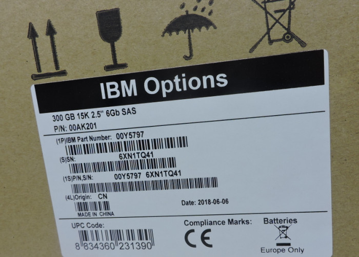 IBM Hard Disk 00Y5791 00Y5797 2.5inch SAS 15K 300G V5000 Gen1 1 year warranty