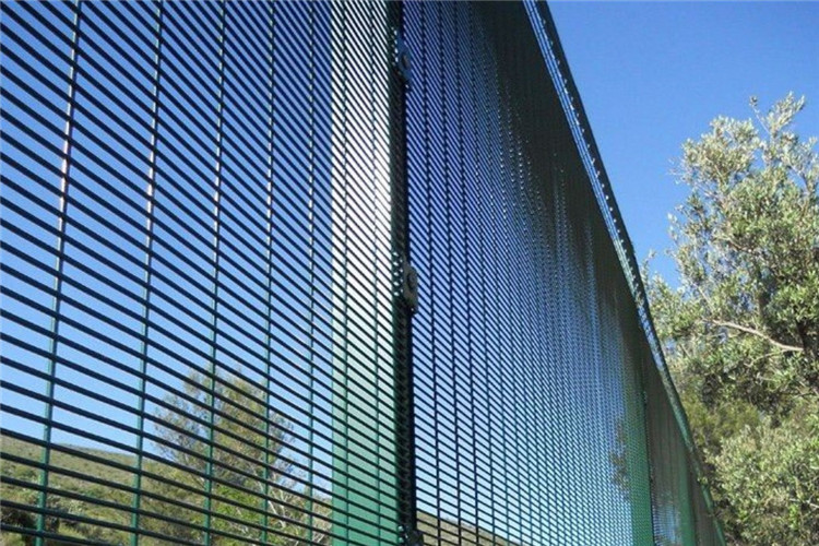 Hot Galvanized Welded Mesh Fencing Metal PVC Coated Green 3D V Bending Curved
