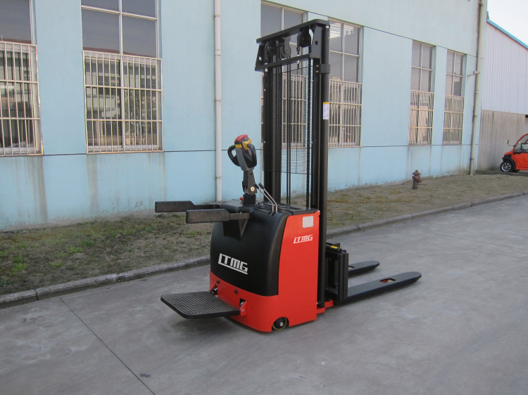 Wide Legs1.6 Ton Electric Pallet Stacker Forklift 280AH Battery Charged