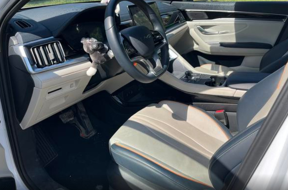 Song PLUS DM 2023 DM-i Champion Edition 150KM Flagship PLUS BYD Compact SUV 1.5L 110HP L4 Plug-in Hybrid