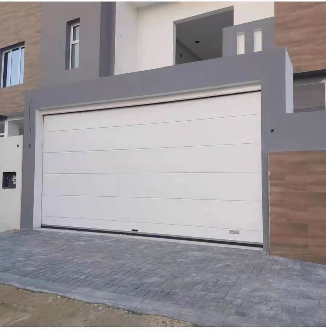 40mm Thickness Automatic Sectional Garage Door Overhead 11.8m Finger Protection