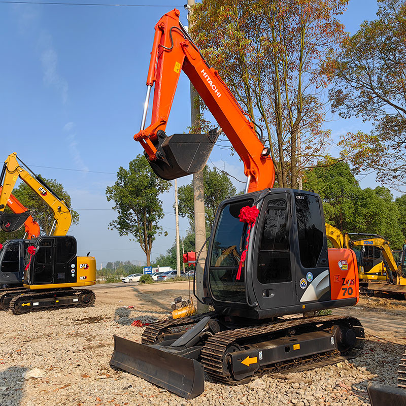 Small ZX70 Used Hitachi Excavators Earthmoving Machine 7 Ton