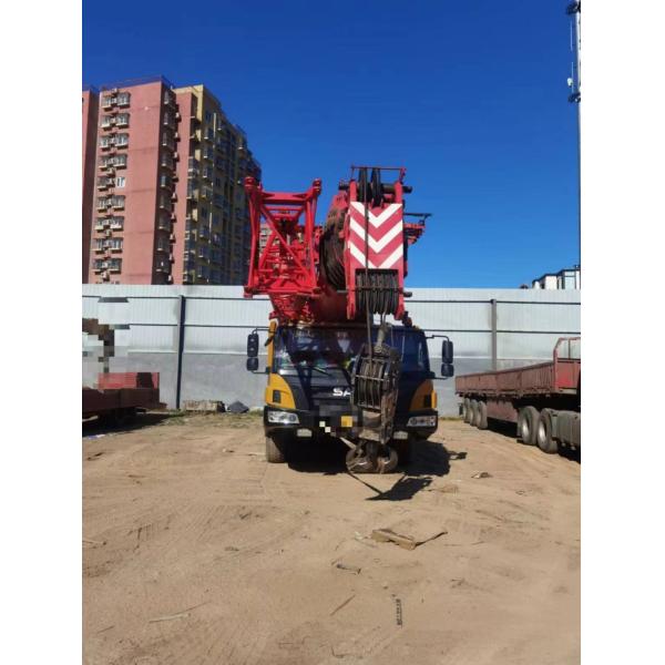 130ton Truck Crane Red Color Maximum Lifting Height 40m Heavy Equipment Mobile Crane