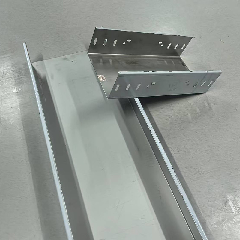 Customized Sheet Metal Cable Tray Silver For Organized Cable Management 50mm-1000mm