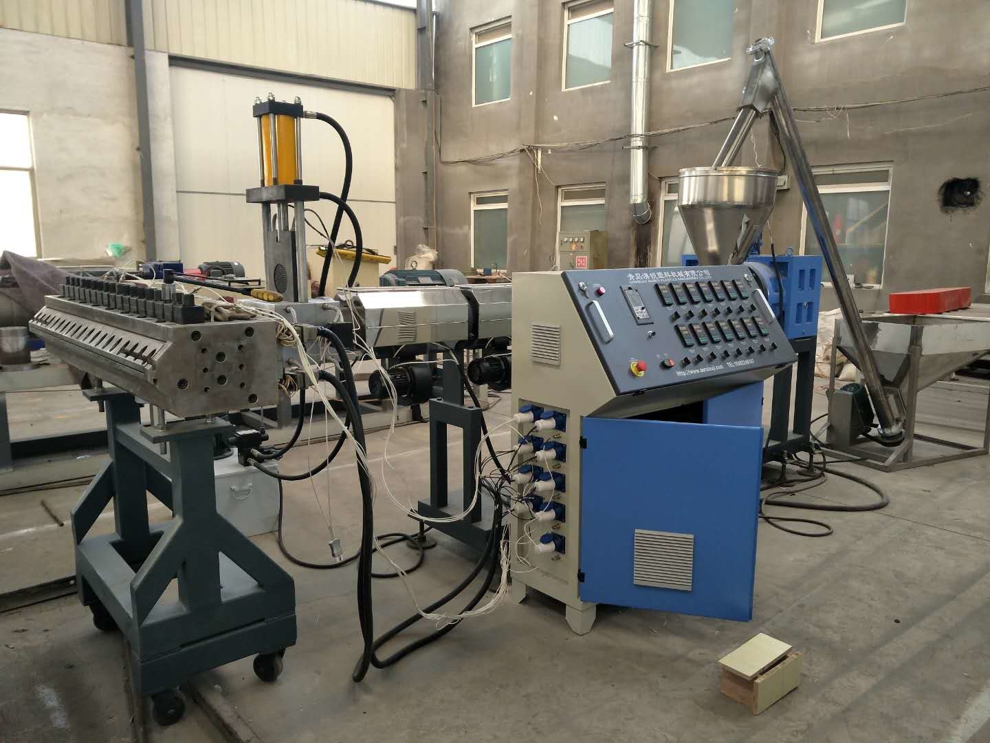 Deck Board WPC Extrusion Line With Conical Twin Screw Extruder