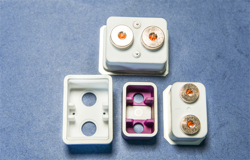 Relay Aluminium Oxide Ceramics Housing Brazing Ceramic To Metal Assembly 3.6g/Cm3