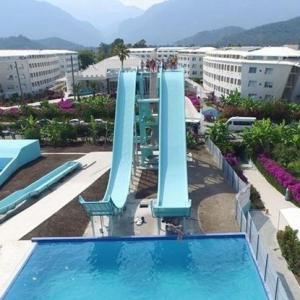 China Long Lasting Creative Theme Park Water Slide For Family Outings wholesale