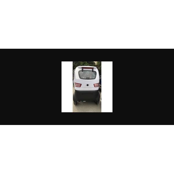 Three Wheels Full Closed Carbin Passenger Electric Tricycle With 1200W Motor 3seats